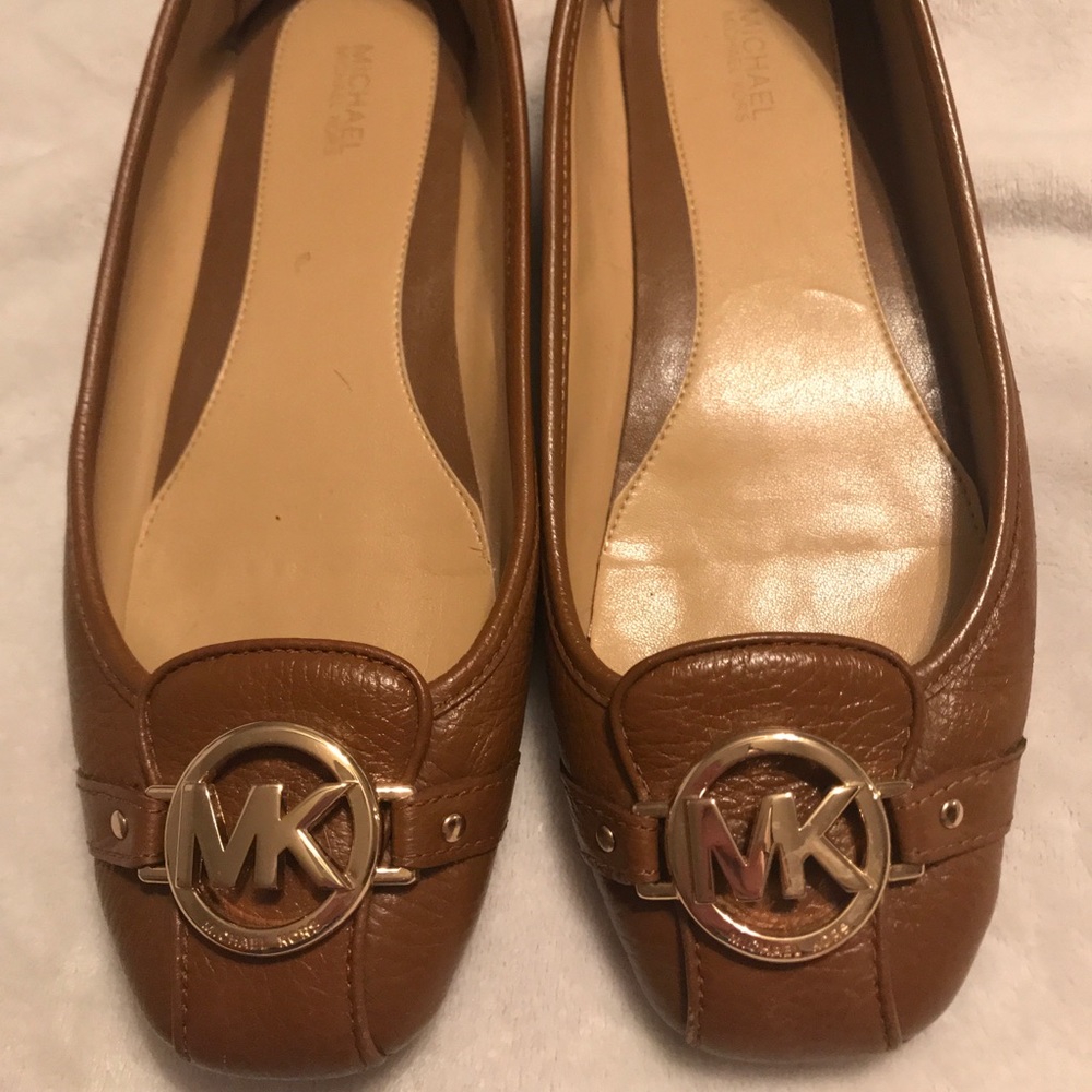 Michael Kors Fulton Flat Size 8.5, Luggage